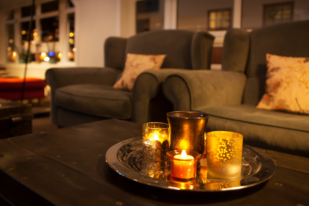 Copyright: Tord-Erik Andresen Lounge med levende lys, Scandic Bryggen